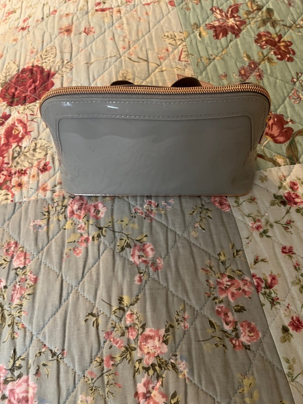 Ted Baker Grey Patent Cosmetic Pouch with Rose Gold Bow - Picture 2 of 9